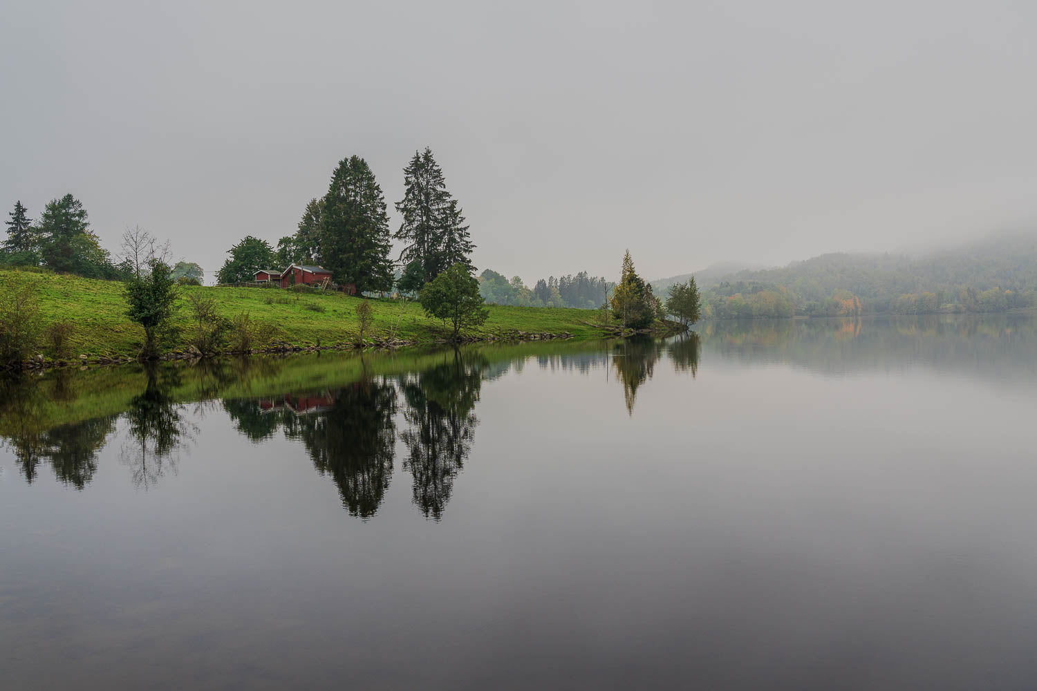 Semsvannet speilbilde